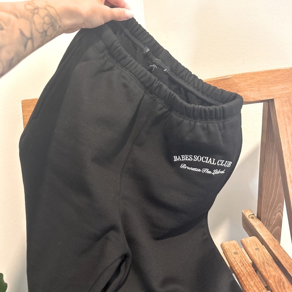 “The Babes Social Club" BRUNETTE THE LABEL Best Friend Jogger - Black size XS/S - Picture 8 of 9